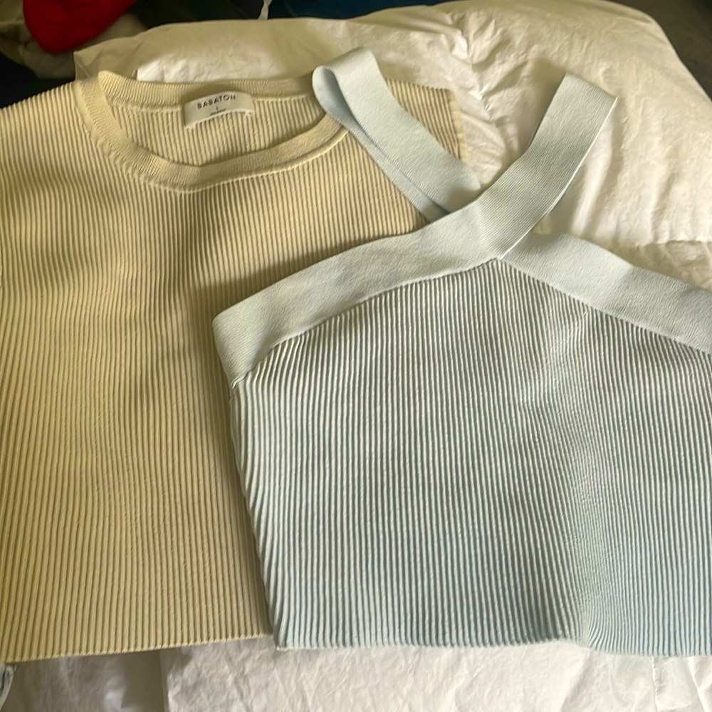 SOLD Aritzia Babaton tops lot size Large